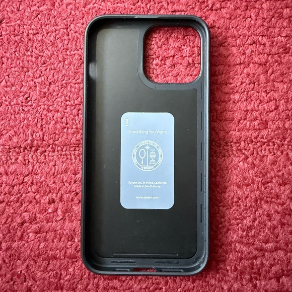 Used Spigen Thin Fit Case iPhone 13/12 Pro Max Black - Picture 3 of 6